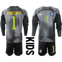 Brasilien Alisson Becker #1 Målmand Hjemmebanesæt Børn VM 2022 Langærmet (+ Korte bukser)